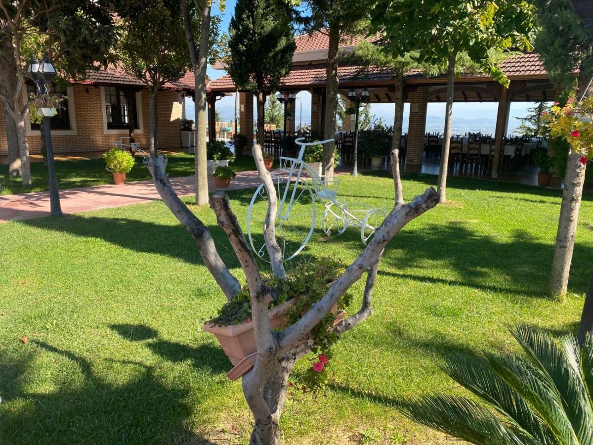 Ardenica Boutique Hotel Lushnje Exterior photo